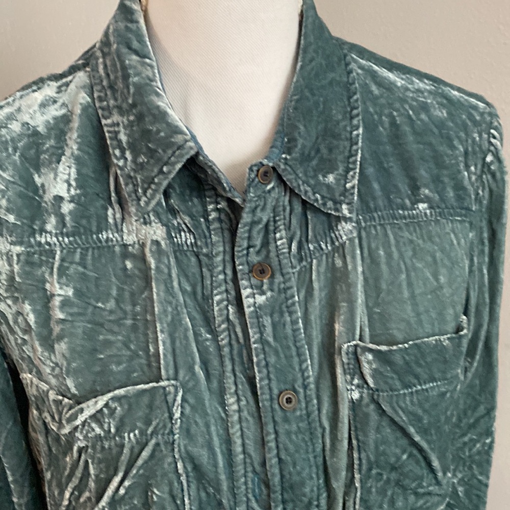 Beautiful crushed velvet blue top - Picture 3 of 6